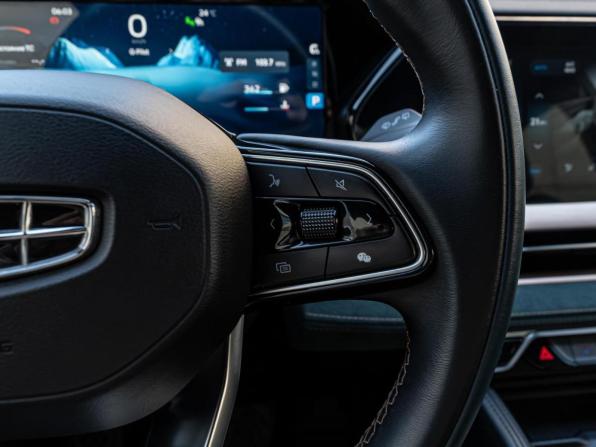 Geely Monjaro I с пробегом 2023 года, цена 3 230 000 рублей, 52217 км, внедорожник, Автокод Объявления