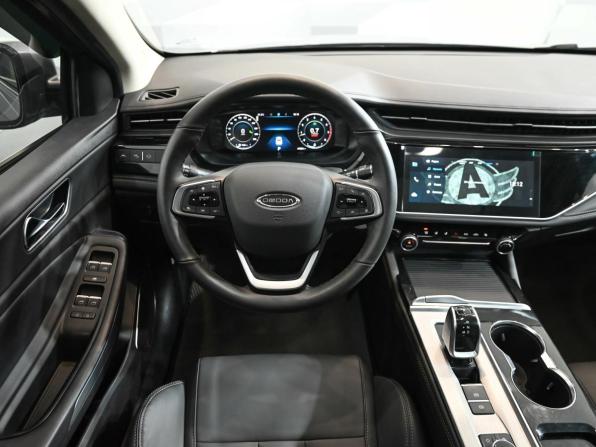 Omoda S5 с пробегом 2023 года, цена 1 650 000 рублей, 41089 км, седан, Автокод Объявления