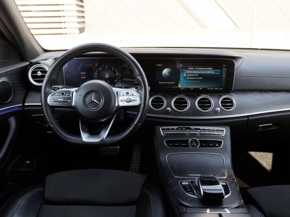 Mercedes-Benz E-Класс V (W213 S213 C238) с пробегом 2018 года, цена 3 247 000 рублей, 106917 км, седан, Автокод Объявления