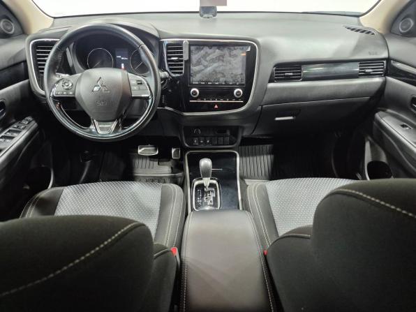 Mitsubishi Outlander III Рестайлинг 3 с пробегом 2021 года, цена 3 655 000 рублей, 27052 км, внедорожник, Автокод Объявления