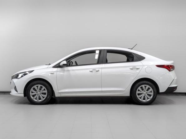 Hyundai Solaris II Рестайлинг с пробегом 2022 года, цена 1 680 000 рублей, 72478 км, седан, Автокод Объявления