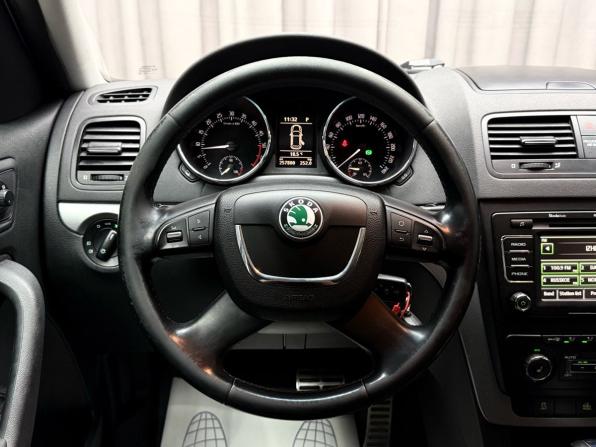 Skoda Yeti I с пробегом 2010 года, цена 899 000 рублей, 257799 км, внедорожник, Автокод Объявления