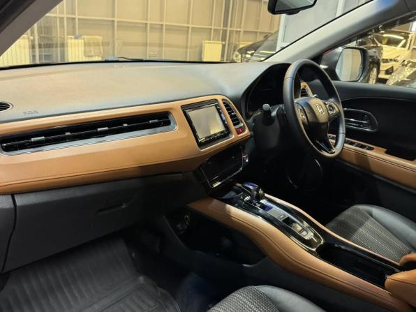 Honda Vezel I с пробегом 2015 года, цена 1 207 000 рублей, 189000 км, внедорожник, Автокод Объявления