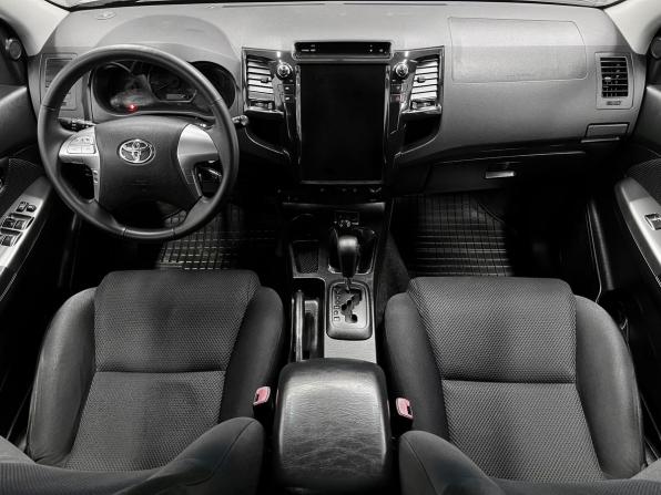 Toyota Hilux VII Рестайлинг с пробегом 2015 года, цена 2 395 000 рублей, 321277 км, offers.body_type.unknown, Автокод Объявления