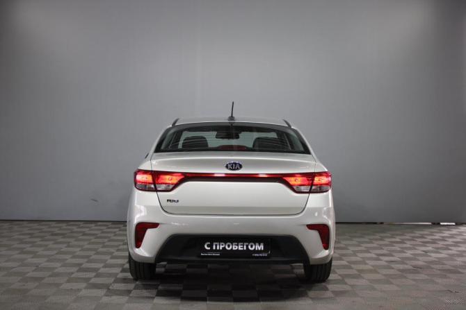 Kia Rio IV с пробегом 2018 года, цена 1 399 000 рублей, 76470 км, седан, Автокод Объявления