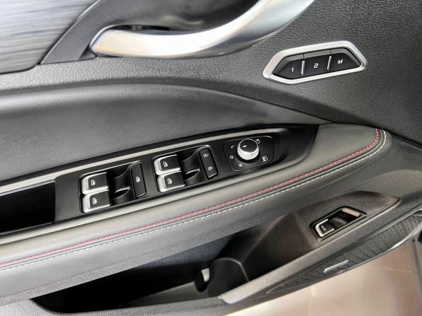Geely Tugella I Рестайлинг с пробегом 2023 года, цена 2 995 000 рублей, 48005 км, внедорожник, Автокод Объявления