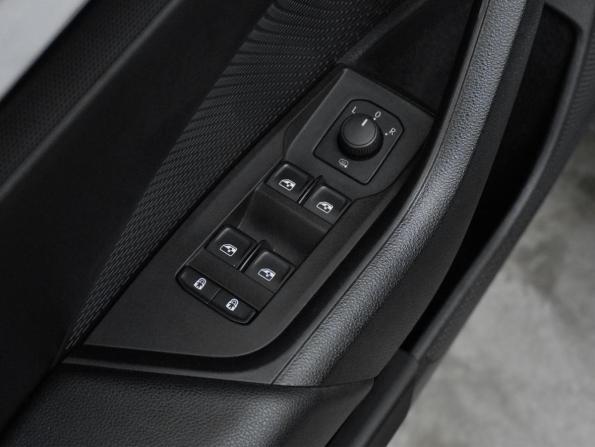 Skoda Octavia IV (A8) с пробегом 2021 года, цена 2 099 000 рублей, 76129 км, лифтбек, Автокод Объявления