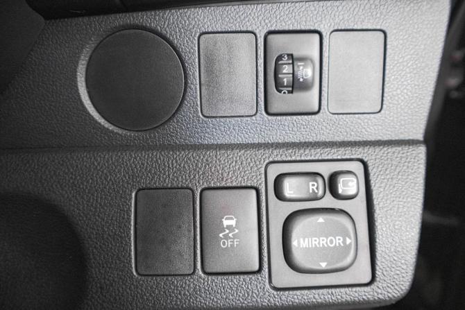 Toyota Ractis II с пробегом 2014 года, цена 899 000 рублей, 121600 км, хэтчбек, Автокод Объявления