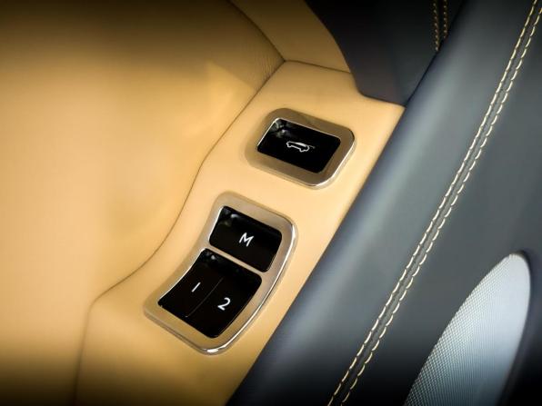 Bentley Bentayga I с пробегом 2016 года, цена 8 820 000 рублей, 61325 км, внедорожник, Автокод Объявления