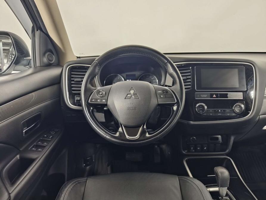 Mitsubishi Outlander III Рестайлинг 3 Санкт-Петербург  - изображение 9