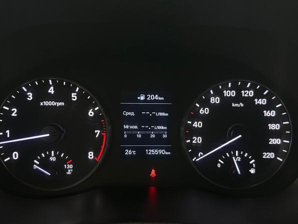 Hyundai Solaris II с пробегом 2017 года, цена 1 070 000 рублей, 125590 км, седан, Автокод Объявления