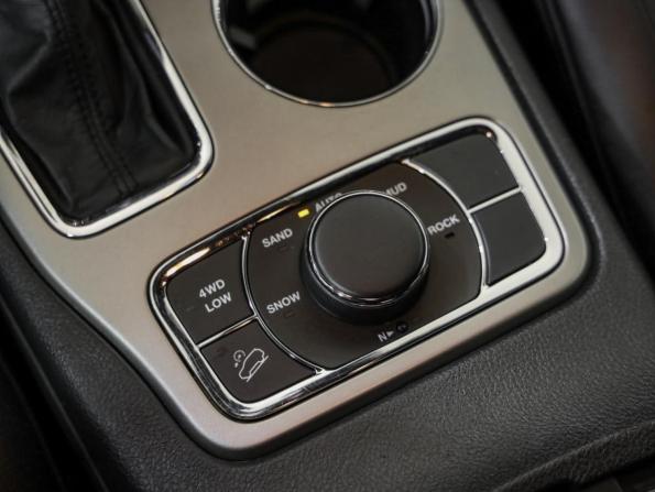 Jeep Grand Cherokee IV (WK2) Рестайлинг с пробегом 2018 года, цена 2 999 000 рублей, 169842 км, внедорожник, Автокод Объявления