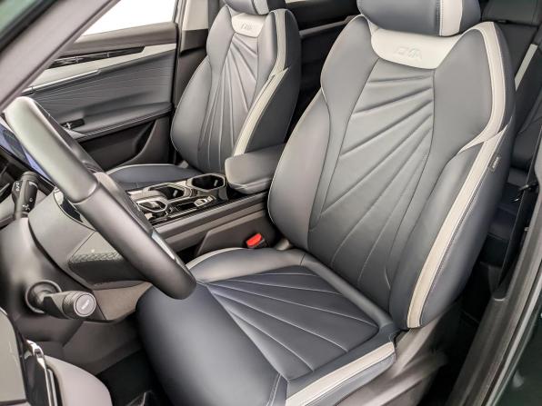 Geely Atlas II с пробегом 2024 года, цена 2 850 000 рублей, 31300 км, внедорожник, Автокод Объявления