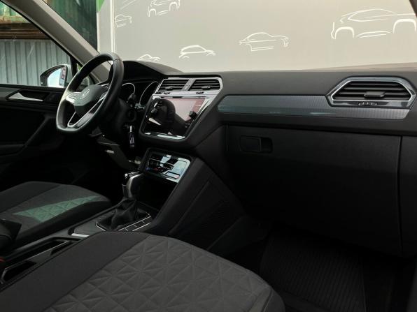 Volkswagen Tiguan II Рестайлинг с пробегом 2021 года, цена 3 047 600 рублей, 34004 км, внедорожник, Автокод Объявления