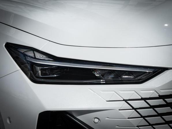 Changan UNI-V I с пробегом 2024 года, цена 2 435 000 рублей, 34368 км, лифтбек, Автокод Объявления