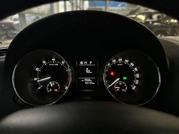 Skoda Yeti I Рестайлинг с пробегом 2014 года, цена 1 125 000 рублей, 163124 км, внедорожник, Автокод Объявления