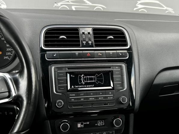 Volkswagen Polo V Рестайлинг с пробегом 2017 года, цена 1 067 900 рублей, 134946 км, седан, Автокод Объявления