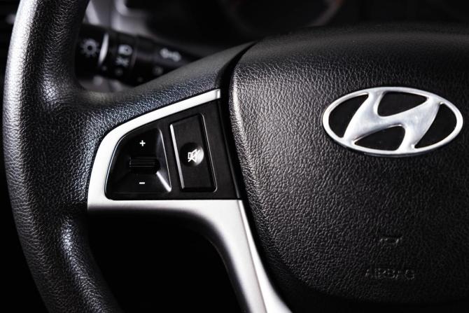Hyundai Solaris I Рестайлинг с пробегом 2015 года, цена 789 000 рублей, 62823 км, седан, Автокод Объявления