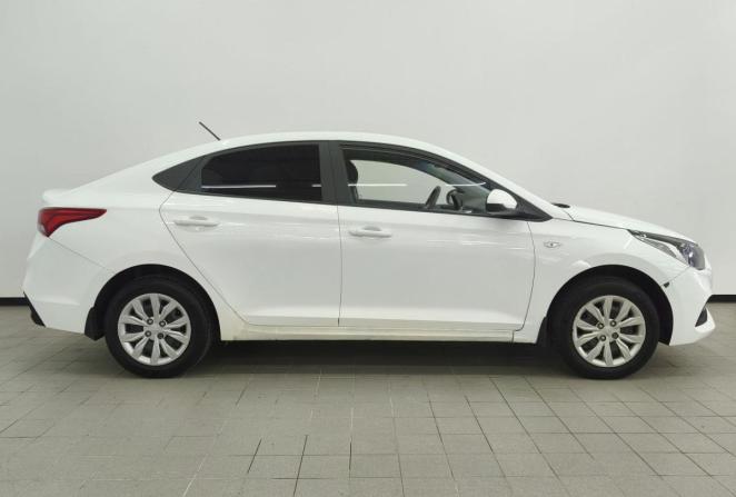 Hyundai Solaris II с пробегом 2018 года, цена 869 000 рублей, 223710 км, седан, Автокод Объявления