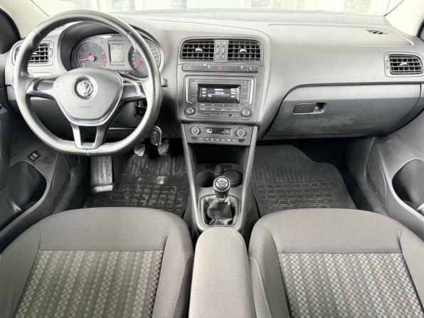 Volkswagen Polo V Рестайлинг с пробегом 2017 года, цена 1 069 000 рублей, 180196 км, седан, Автокод Объявления