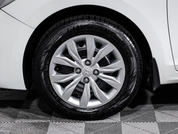 Hyundai Solaris II с пробегом 2017 года, цена 1 250 000 рублей, 88000 км, седан, Автокод Объявления