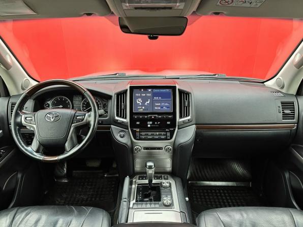 Toyota Land Cruiser 200 Series Рестайлинг 2 с пробегом 2017 года, цена 5 750 000 рублей, 99000 км, внедорожник, Автокод Объявления
