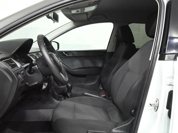 Skoda Rapid I с пробегом 2016 года, цена 990 000 рублей, 153419 км, лифтбек, Автокод Объявления