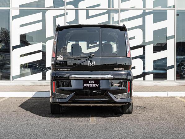 Honda Stepwgn V Рестайлинг с пробегом 2020 года, цена 2 680 000 рублей, 70722 км, минивэн, Автокод Объявления