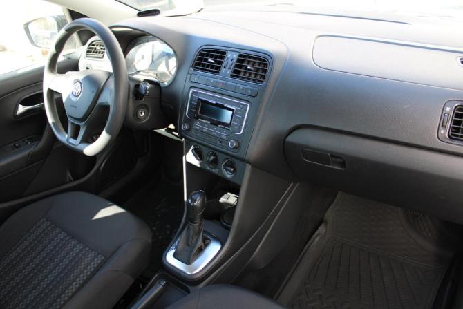 Volkswagen Polo V Рестайлинг с пробегом 2018 года, цена 965 000 рублей, 125797 км, седан, Автокод Объявления