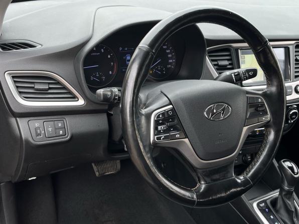 Hyundai Solaris II с пробегом 2017 года, цена 1 180 000 рублей, 180000 км, седан, Автокод Объявления