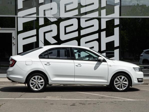 Skoda Rapid I Рестайлинг с пробегом 2018 года, цена 1 240 000 рублей, 181077 км, лифтбек, Автокод Объявления