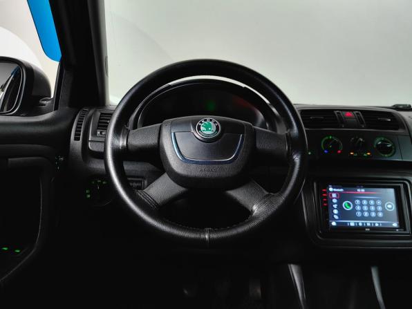 Skoda Fabia II Рестайлинг с пробегом 2011 года, цена 333 000 рублей, 207895 км, хэтчбек, Автокод Объявления