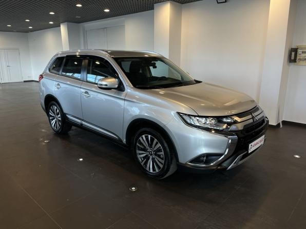 Mitsubishi Outlander III Рестайлинг 3 с пробегом 2019 года, цена 2 499 000 рублей, 67624 км, внедорожник, Автокод Объявления