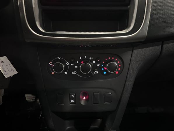 Renault Sandero II с пробегом 2015 года, цена 835 000 рублей, 136523 км, хэтчбек, Автокод Объявления