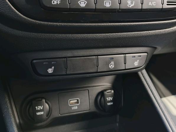 Hyundai Solaris II с пробегом 2019 года, цена 1 230 000 рублей, 182180 км, седан, Автокод Объявления
