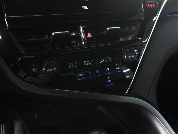 Toyota Camry VIII (XV70) Рестайлинг с пробегом 2023 года, цена 3 389 000 рублей, 58469 км, седан, Автокод Объявления