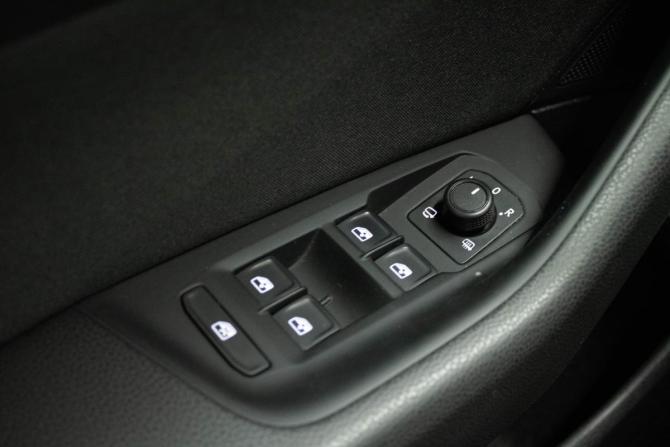 Volkswagen Passat B8 с пробегом 2016 года, цена 1 849 000 рублей, 126048 км, седан, Автокод Объявления