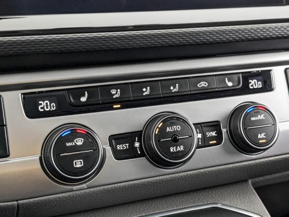 Volkswagen Caravelle T6 Рестайлинг с пробегом 2022 года, цена 4 420 000 рублей, 156281 км, минивэн, Автокод Объявления