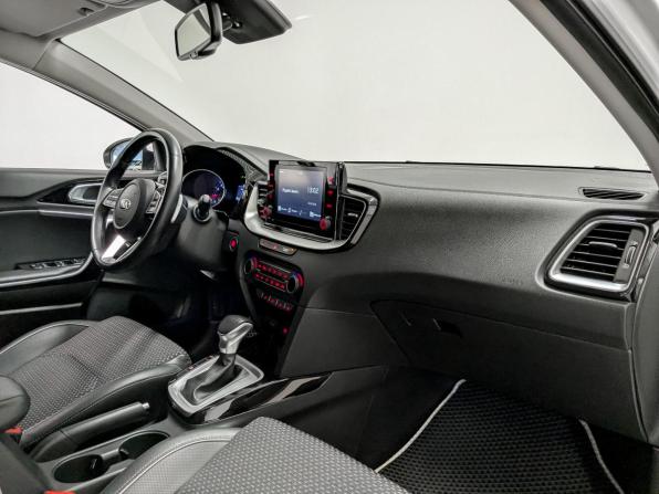 Kia Ceed III с пробегом 2021 года, цена 2 220 000 рублей, 63406 км, универсал, Автокод Объявления