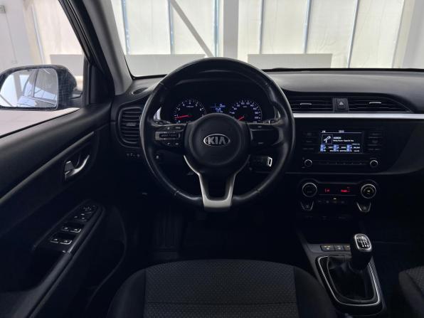 Kia Rio IV Рестайлинг с пробегом 2021 года, цена 1 600 000 рублей, 54726 км, хэтчбек, Автокод Объявления