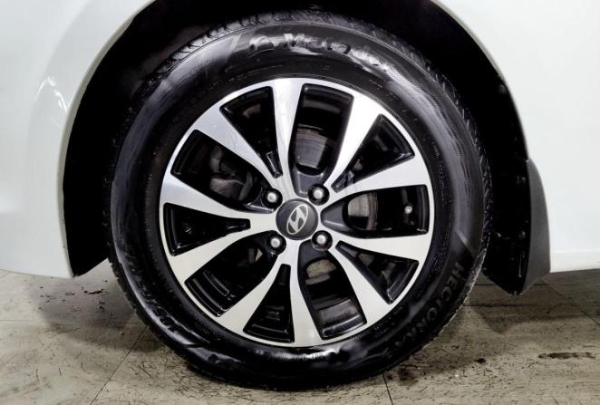 Hyundai Solaris I Рестайлинг с пробегом 2015 года, цена 1 240 000 рублей, 108332 км, седан, Автокод Объявления