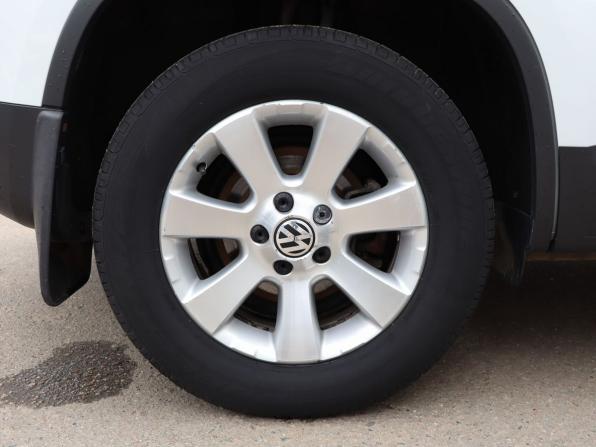 Volkswagen Tiguan I Рестайлинг с пробегом 2014 года, цена 1 350 000 рублей, 77570 км, внедорожник, Автокод Объявления