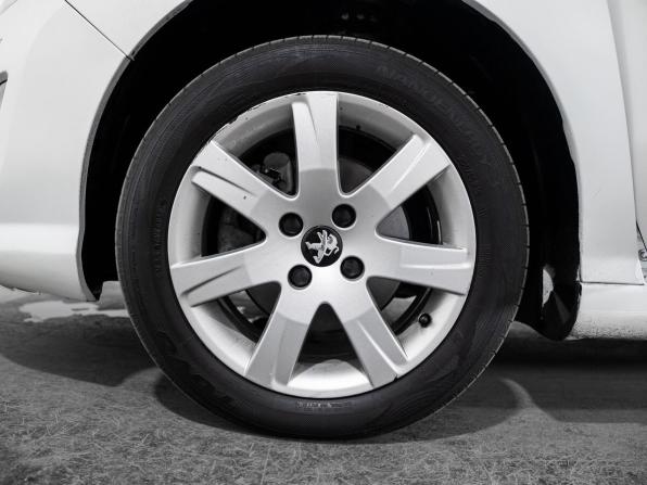Peugeot 408 I с пробегом 2016 года, цена 685 000 рублей, 176852 км, седан, Автокод Объявления