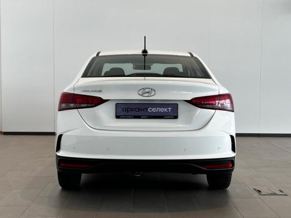 Hyundai Solaris II Рестайлинг с пробегом 2021 года, цена 1 390 000 рублей, 46627 км, седан, Автокод Объявления