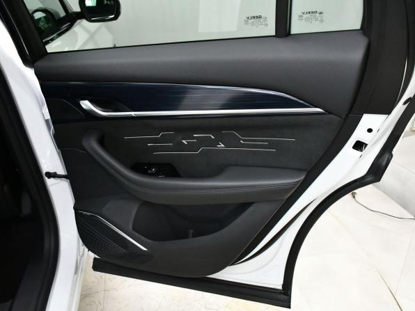 Geely Monjaro I Рестайлинг (China Market) с пробегом 2024 года, цена 3 715 000 рублей, 14000 км, внедорожник, Автокод Объявления