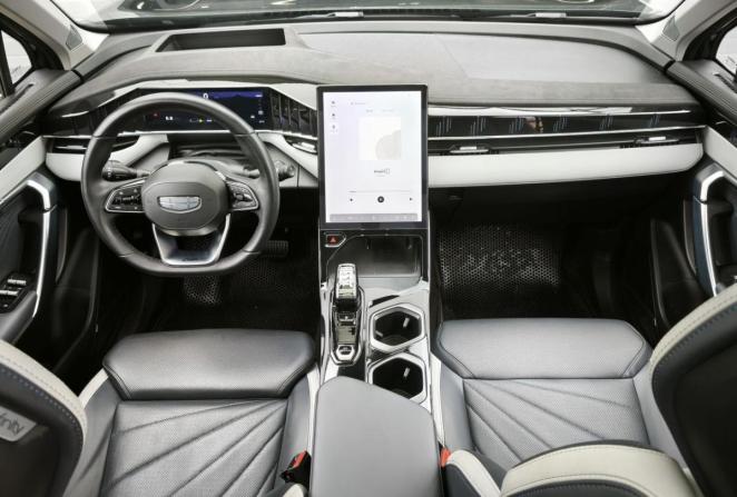 Geely Atlas II с пробегом 2024 года, цена 3 375 000 рублей, 20152 км, внедорожник, Автокод Объявления
