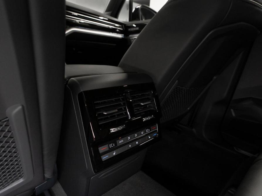 Volkswagen Touareg III Рестайлинг Москва  - изображение 22