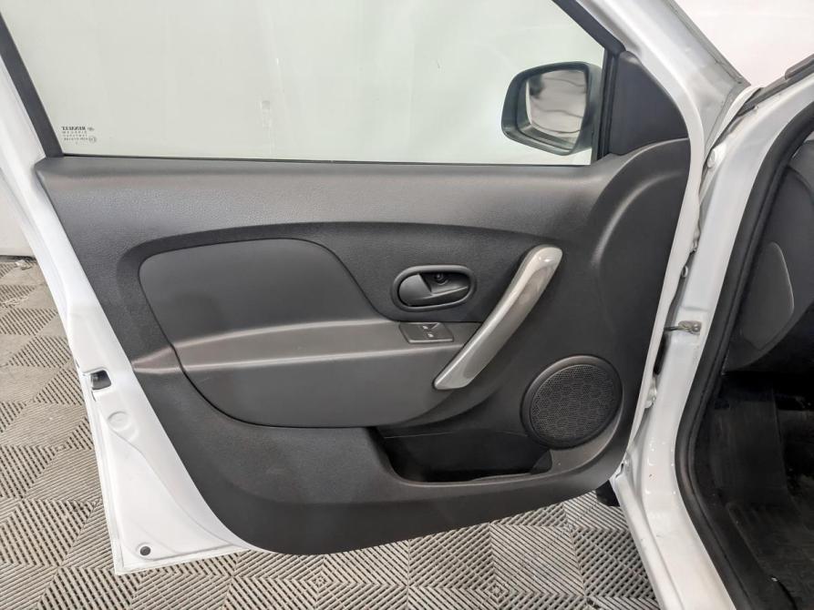 Renault Logan II Рестайлинг Москва  - изображение 19