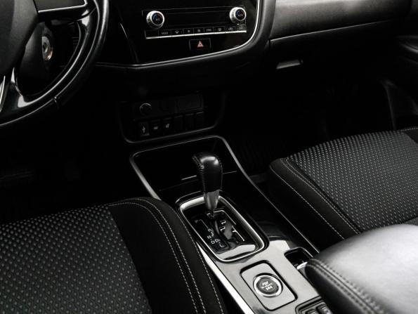 Mitsubishi Outlander III Рестайлинг 3 с пробегом 2020 года, цена 2 499 000 рублей, 81137 км, внедорожник, Автокод Объявления