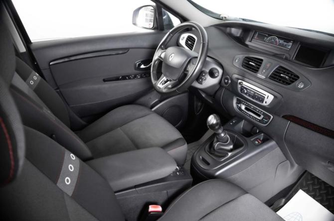 Renault Scenic III Рестайлинг 2 с пробегом 2013 года, цена 1 069 000 рублей, 166000 км, компактвэн, Автокод Объявления